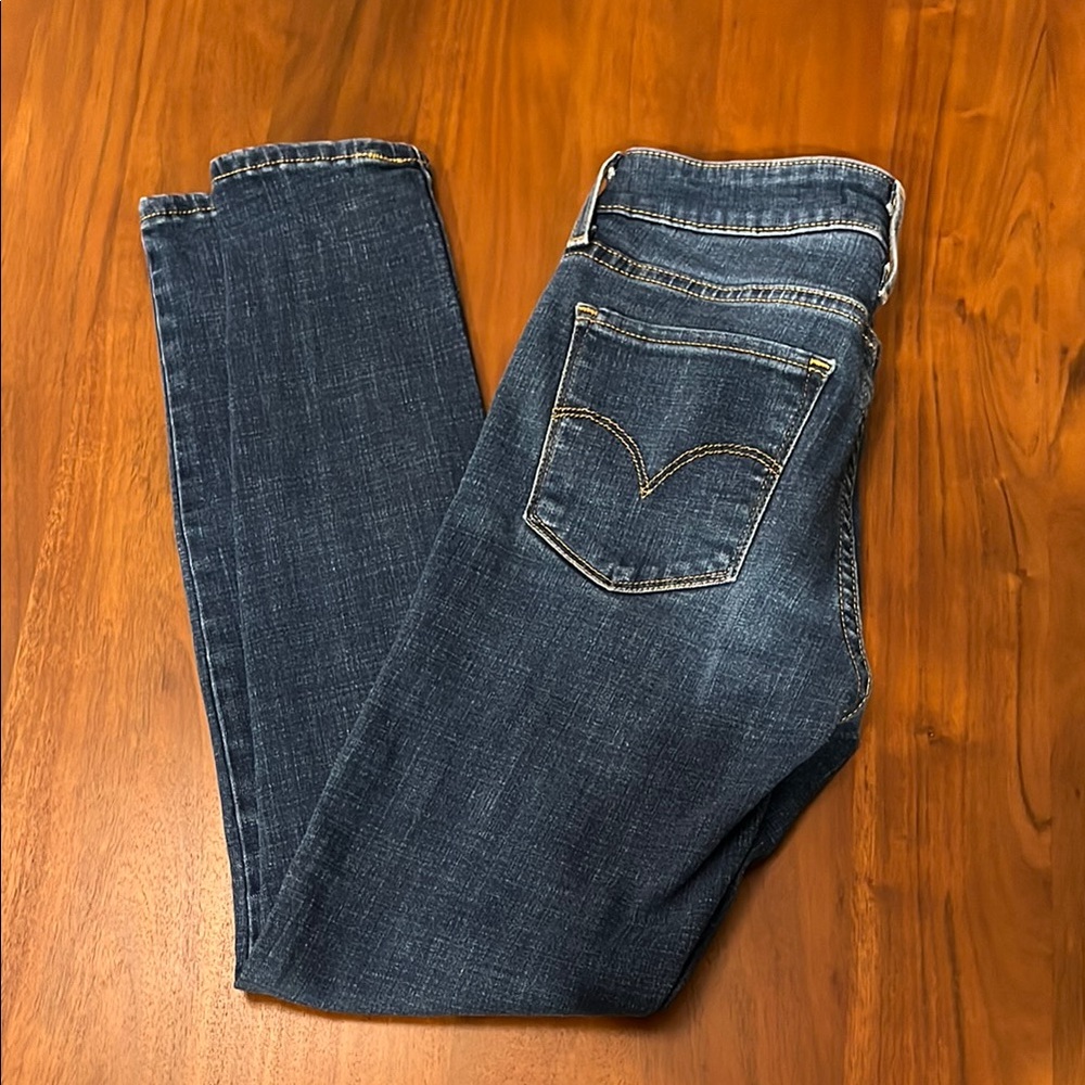 Levi’s 711 skinny jeans